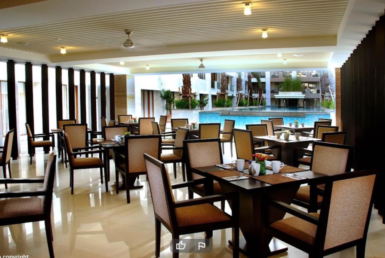 Stylish 2 Bedroom Penthouse Apt, Newly Refreshed, 50 Mbps, Pool, Gym, Resto Appartement Kuta Lombok