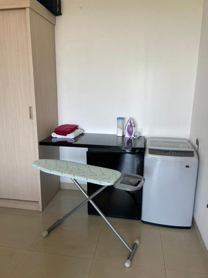Appartement Stylish 2 Bedroom Penthouse Apt, Newly Refreshed, 50 Mbps, Pool, Gym, Resto *